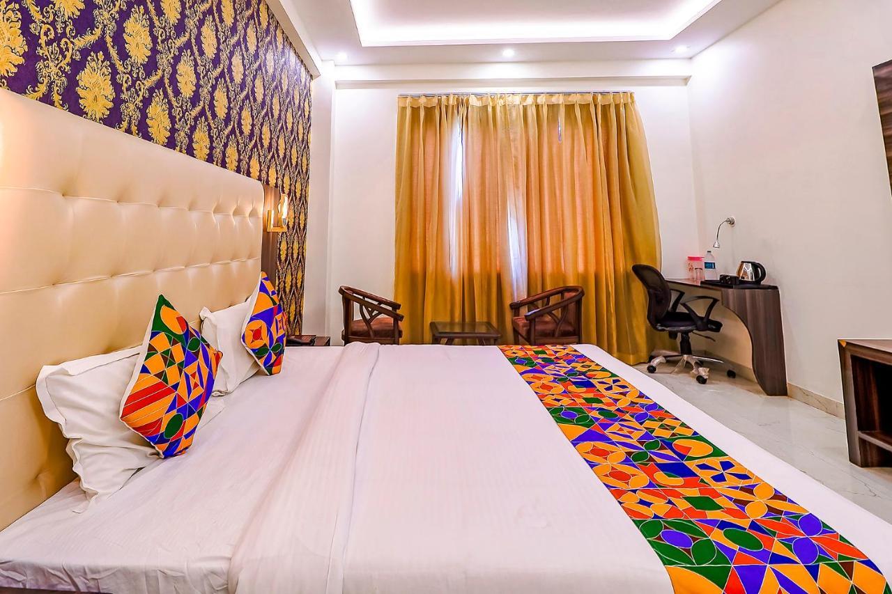Fabhotel Swess Grand อัครา ภายนอก รูปภาพ